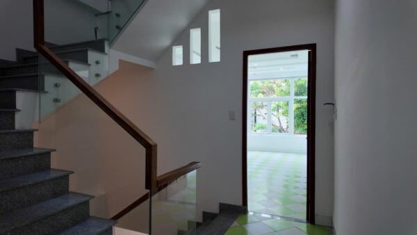 Nhà 4 tầng mặt tiền Cao Xuân Dục 8200