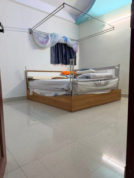 Nhà 2 tầng rưỡi kiệt Cù Chính Lan 87mv, 4900