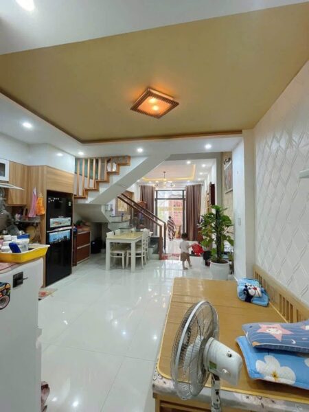 Nhà 3 tầng mặt tiền Xuân Hoà 6950