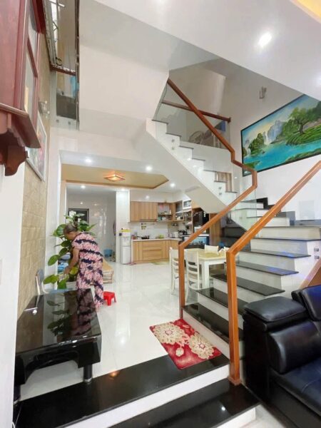 Nhà 3 tầng mặt tiền Xuân Hoà 6950
