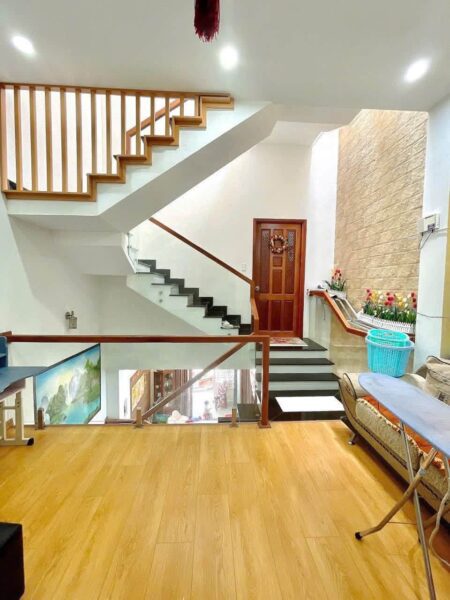 Nhà 3 tầng mặt tiền Xuân Hoà 6950