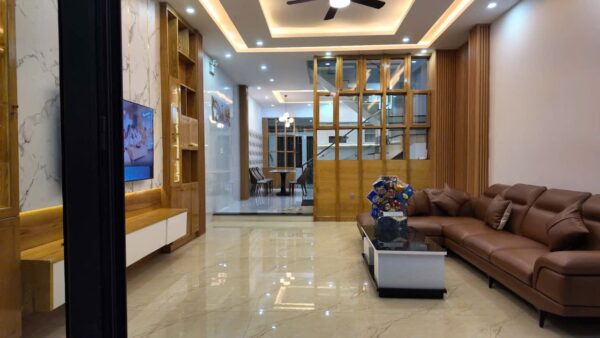 Nhà 4 tầng mặt tiền Phan Triêm 90mv, 9ty2