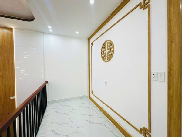 Nhà mê lửng 2 mặt kiệt ô tô Tôn Đản 3950