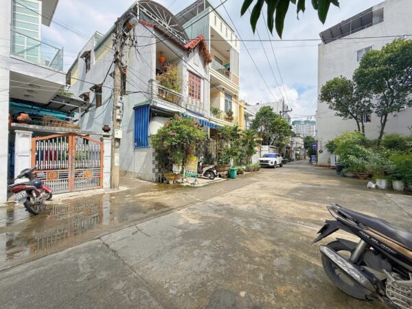 Nhà 3 tầng kiệt Núi Thành 66mv, 5550