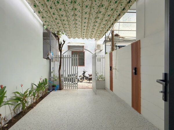Nhà 3 tầng kiệt Núi Thành 66mv, 5550