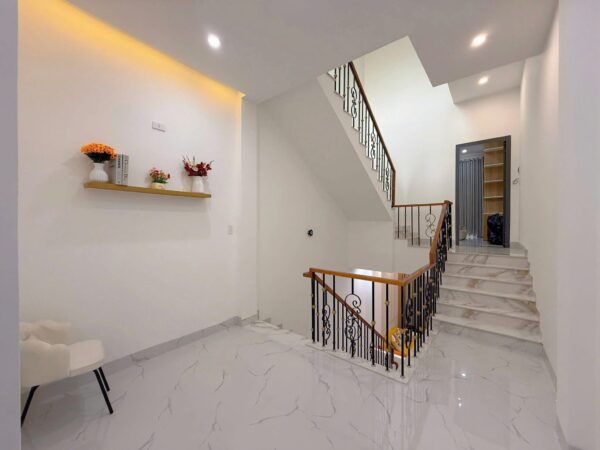 Nhà 3 tầng kiệt Núi Thành 66mv, 5550