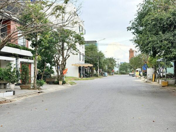 Nhà 3 tầng mặt tiền Phạm Văn Ngôn 6850