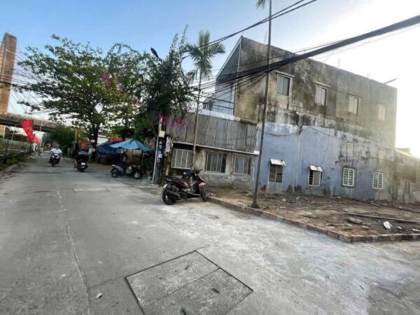 Đất 2 mặt kiệt ô tô Hoàng Thị Loan 3600