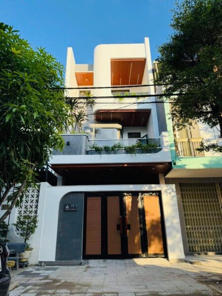Nhà 3 tầng mặt tiền Thanh Lương 9500