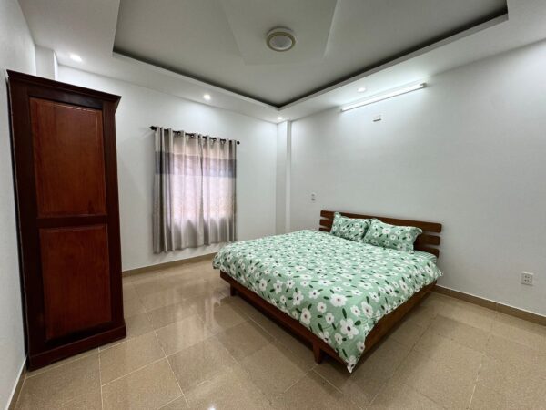 Nhà 2 tầng rưỡi mặt tiền Nguyễn Huy Lượng 5850