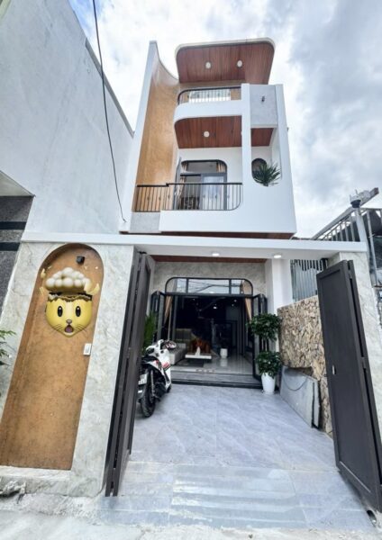Nhà 3 tầng kiệt ô tô Tôn Đản 90mv, 4980