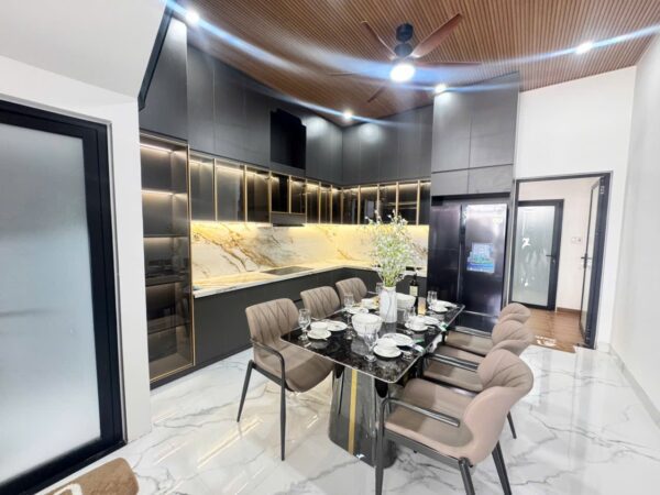 Nhà 3 tầng kiệt ô tô Tôn Đản 90mv, 4980