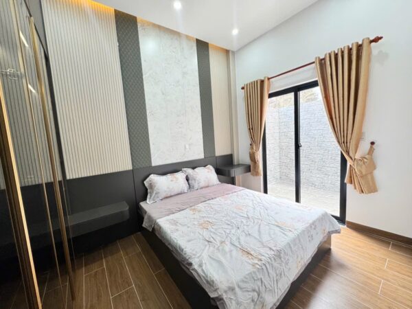 Nhà 3 tầng kiệt ô tô Tôn Đản 90mv, 4980