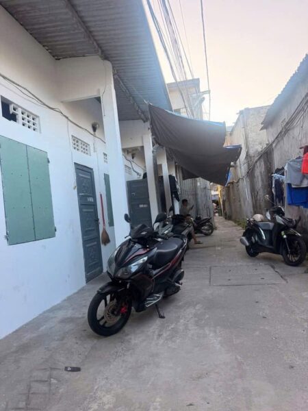 Nhà trọ kiệt Âu Cơ 75mv, 3050
