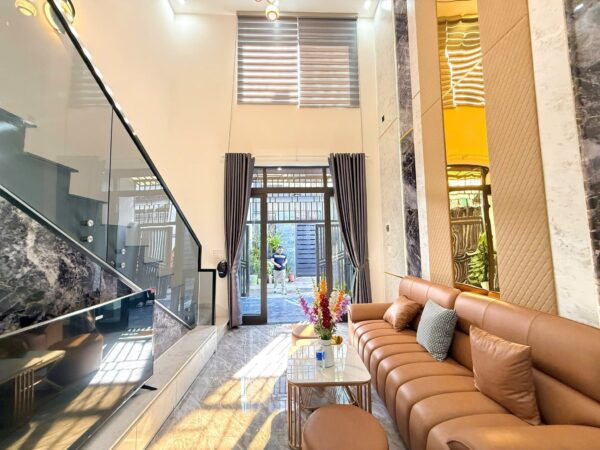 Nhà mê lửng kiệt Tôn Đản, 54mv, 3790