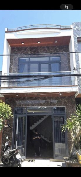 Nhà 2 tầng mặt tiền Giáp Văn Cương 6400