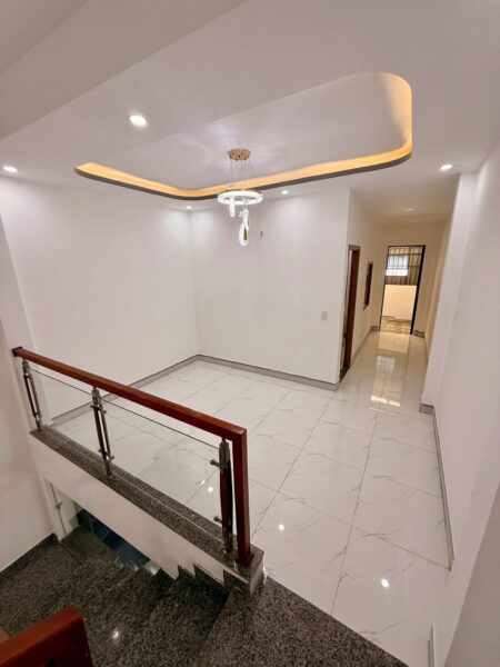 Nhà 2 tầng kiệt Âu Cơ , 75mv, 3950