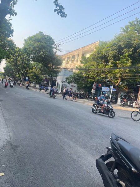 Nhà 3 tầng kiệt Ông Ích Khiêm, 64mv, 4900
