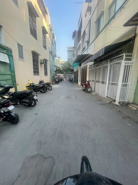 Nhà 3 tầng kiệt Ông Ích Khiêm, 64mv, 4900
