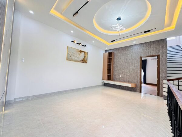 Nhà 3 tầng kiệt 500 tôn đản 110mv, 4680