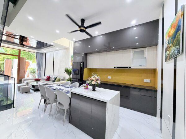 Nhà 3 tầng mặt tiền Thanh Lương 9300