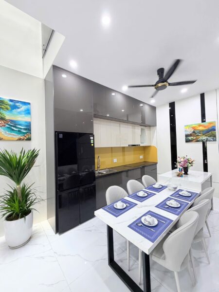 Nhà 3 tầng mặt tiền Thanh Lương 9300