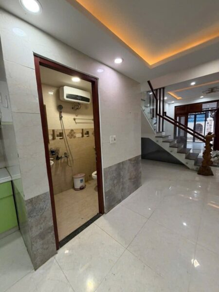 Nhà 3 tầng kiệt ô tô Nguyễn Công Hoan 4600