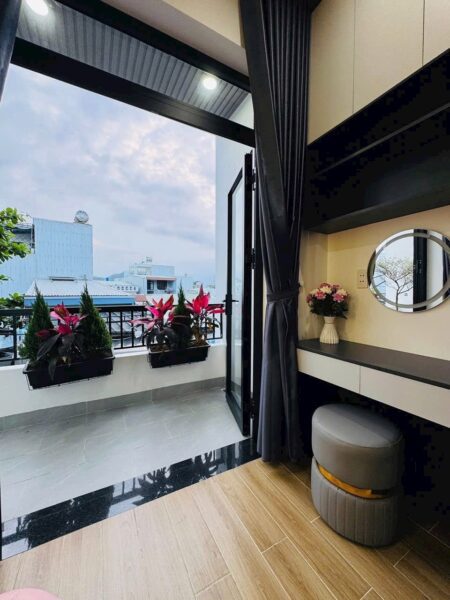 Nhà 3 tầng kiệt ô tô Nguyễn Chánh 5550
