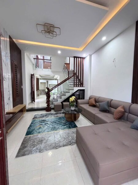 Nhà 3 tầng kiệt ô tô Nguyễn Công Hoan 4600