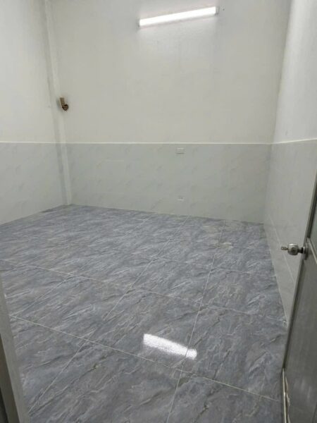 Nhà mặt tiền Hoàng Văn Thái 125mv, 2ty5