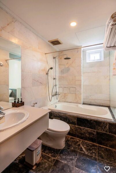 Khách sạn 10 tầng 2 mặt tiền Đống Đa 72ty