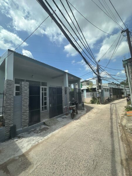 3 căn liền kề 2 mặt kiệt ô tô Mẹ Suốt 180mv, 4500