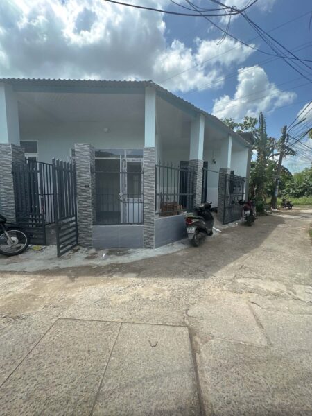 3 căn liền kề 2 mặt kiệt ô tô Mẹ Suốt 180mv, 4500