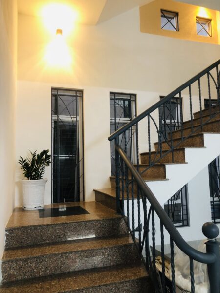 Nhà 4 tầng mặt tiền Hùng Vương 280mv, 9500