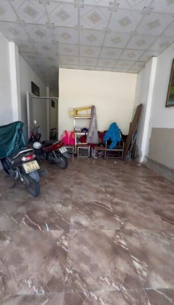 Nhà 2 tầng mặt tiền Trần cao Vân 9890