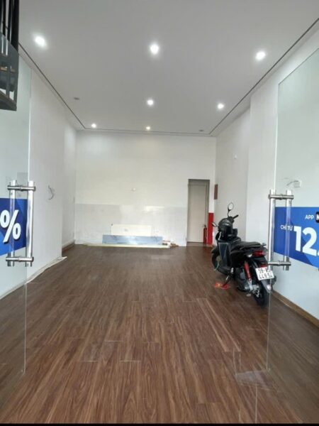 Cho thuê nhà 2 tầng mặt tiền Nguyễn Văn Linh 24tr