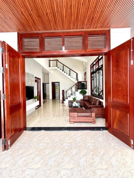 Biệt thự 2 tầng mặt tiền Nguyễn Ân 200mv, 15ty