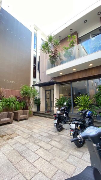 Biệt thự 3 tầng mặt tiền Lê Hồng Phong 45ty