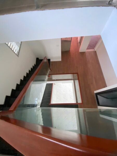 Nhà 3 tầng mặt tiền Lê Duẩn 16ty9