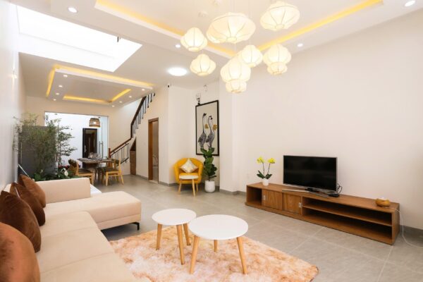 Nhà 2 tầng 2 mặt kiệt ô tô Nguyễn Phan Vinh 160mv, 35ty