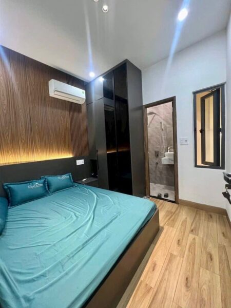 Nhà 3 tầng mặt tiền cù chính Lan, 5890