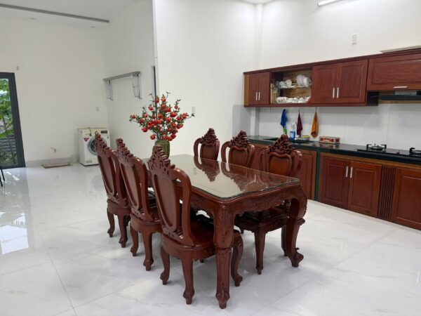 Cho thuê nhà 2 tầng mặt tiền Phạm Hữu Nhật
