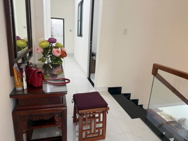 Cho thuê nhà 2 tầng mặt tiền Phạm Hữu Nhật