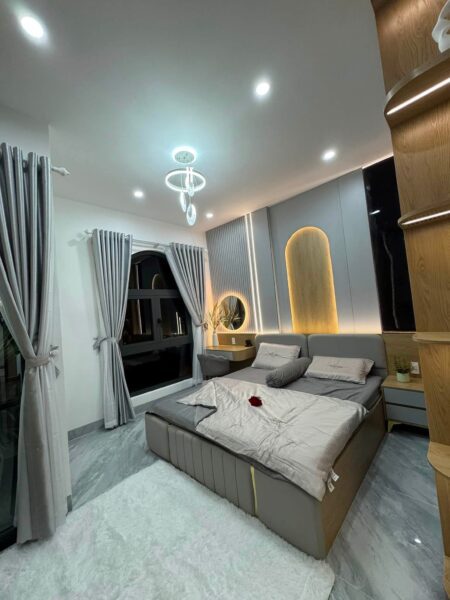 Vila 4 tầng kiệt ô tô Nguyễn Hoàng 7500