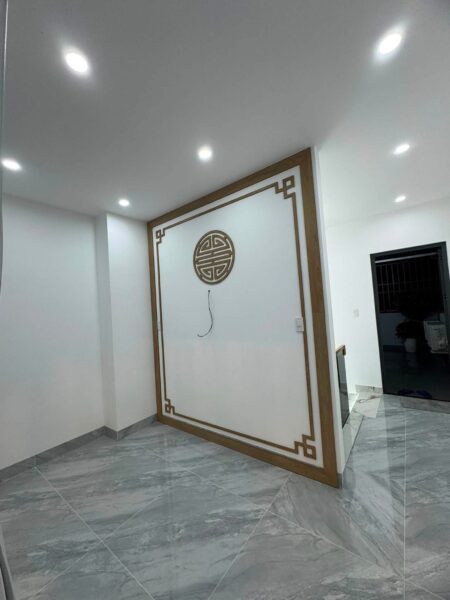 Vila 4 tầng kiệt ô tô Nguyễn Hoàng 7500