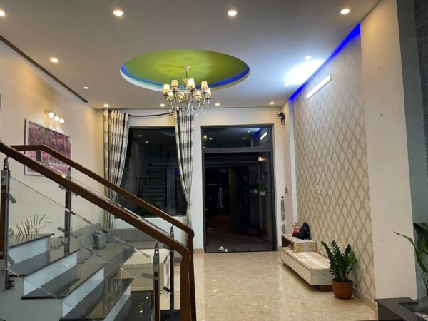 Cho thuê nhà 3 tầng mặt tiền Đỗ Huy Uyển