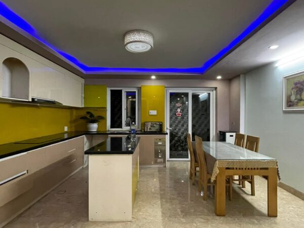 Cho thuê nhà 3 tầng mặt tiền Đỗ Huy Uyển