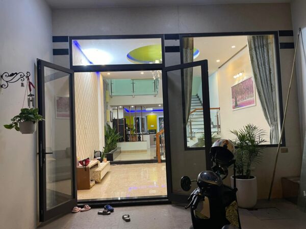 Cho thuê nhà 3 tầng mặt tiền Đỗ Huy Uyển