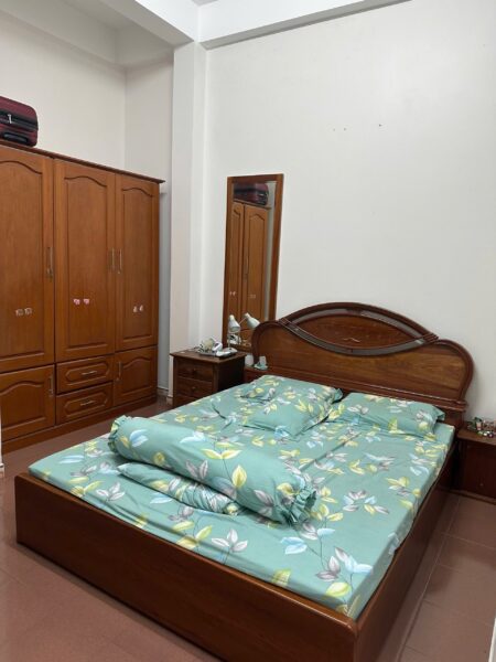 Nhà 4 tầng mặt tiền Đống Đa, 100mv, 24ty