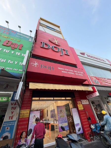 Cho thuê nhà 5 tầng mặt tiền Hùng Vương 60tr
